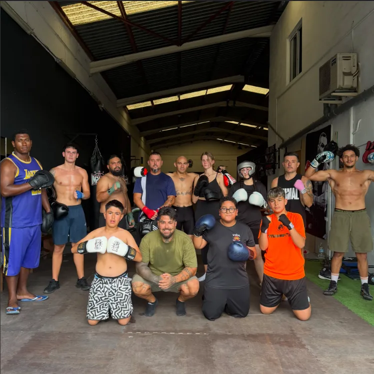 Grupo de alumnos de boxeo de Vida Fighters Club